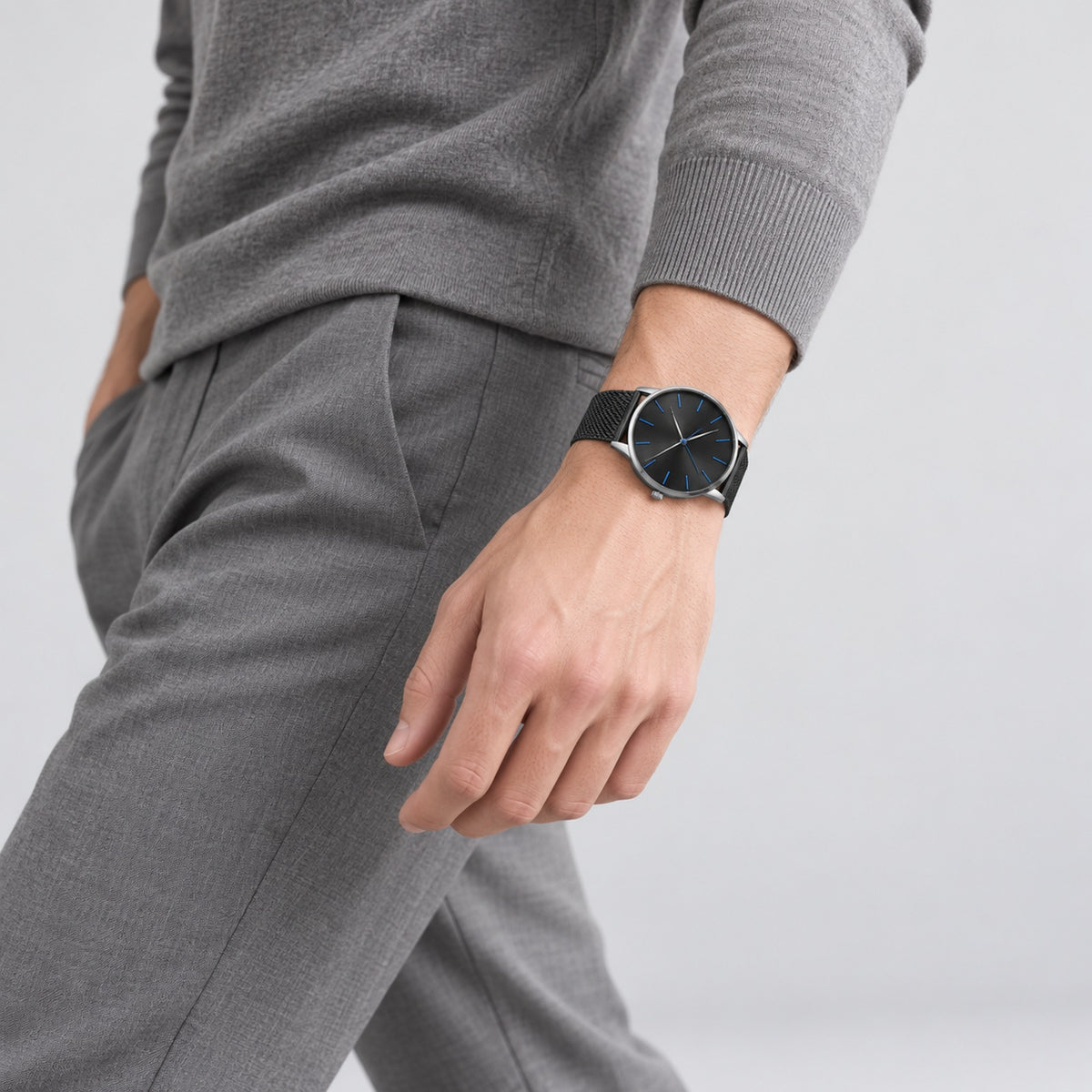Blue Hour Black Mesh Men's Watch – relaxed wrist